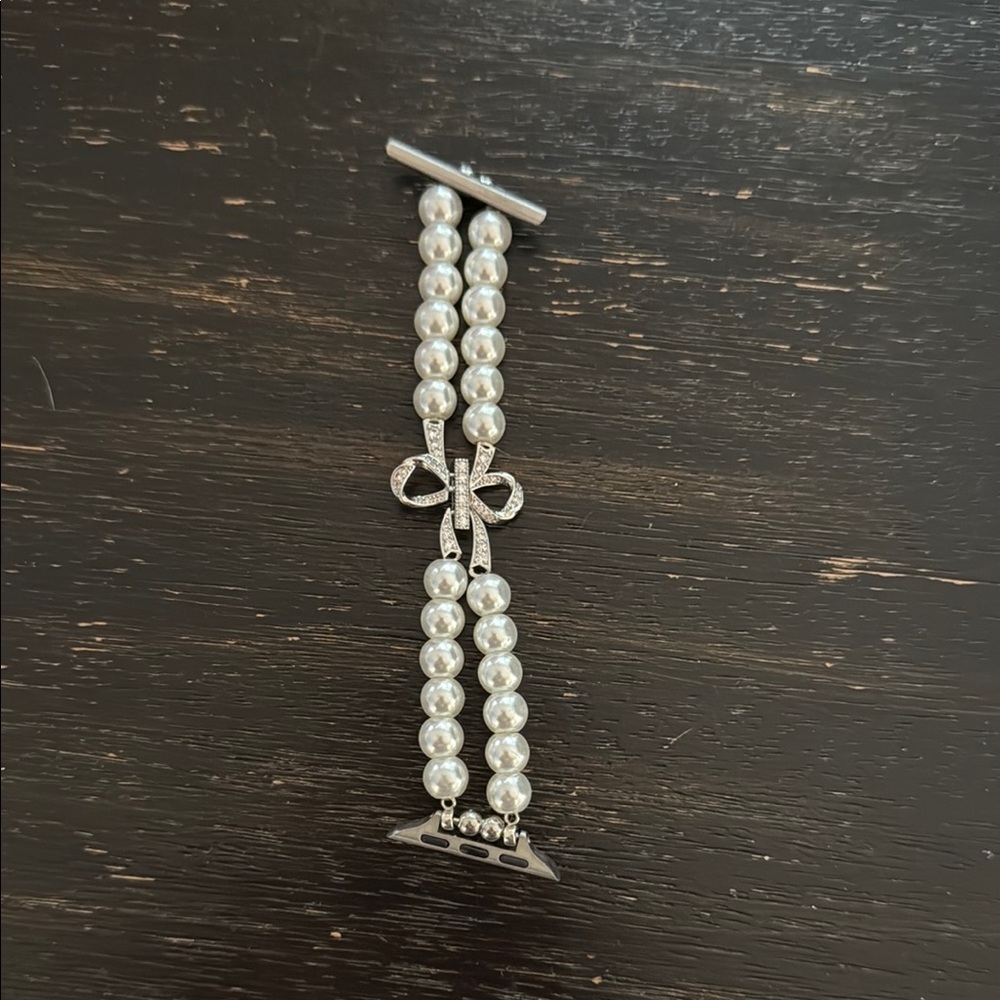 NWOT Apple Watch Elegant Silver Pearl Band Replacement